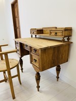 Régi több mint száz éves íróasztal
