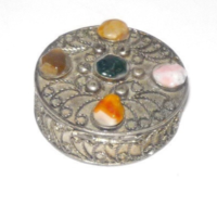 Just for the bar! Antique silver-plated jewelry box decorated with semi-precious stones (t)