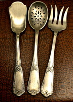 Beautiful French dessert serving tools with a neo-rococo pattern!