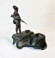 Antik Ón Tintatartó Figurális Vadász Díszitéssel - Eredeti üvegével