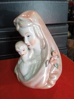 Porcelain statue of mother and child, 17 cm high