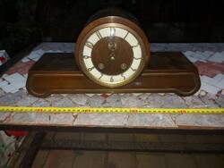 Art deco mantel clock, with great sound, in very nice condition!