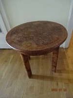 Wooden round table, height 66 cm. Needs repair aesthetically. He has! Eagle's Peak