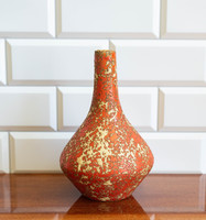Unmarked pond head in retro ceramic vase