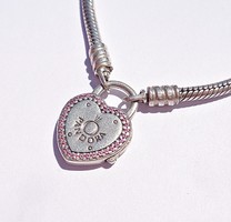 34 rózsaszín köves szív záras 925-ös ezüst Pandora karkötő