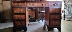 Chesterfield - English desk with leather top