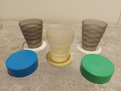 Retró  összecsukható kemping  műanyag poharak 3db