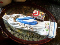 21 cm Lourdes porcelain figurine of Mary, in good condition.