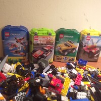 Sok lego és üres dobozok