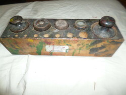 Old iron scale weight set with weights between 10dkg and 1kg