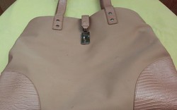 Retro Indonesian women's bag