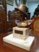 Irredenta emlék - 1938 Kárpátalja visszacsatolása - bronz szobor márvány talapzaton