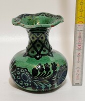 "Baán" Baán Imre jelzett, fekete virágmintás, zöld mázas hódmezővásárhelyi népi kerámia váza (2311)