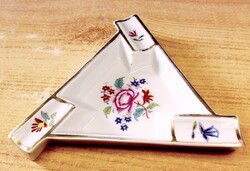 Háromszög alakú, virágos mintás Herendi hamuzó tálka, nagyon ritka egyedi darab