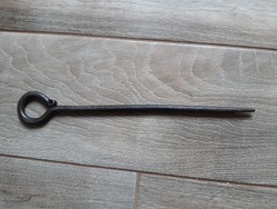 Short antique cast iron skewer (27.5x4 cm)