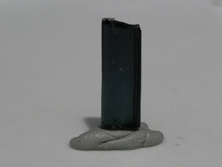 Természetes, nyers Indigolit Turmalin ásvány. Gyűjteménybe vagy ékszeralapanyagnak. 0,38 gramm