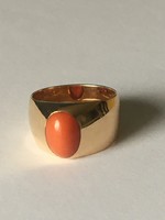 14 karátos, korall kővel díszített aranygyűrű