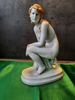 Zsolnay Térdeplő női akt porcelán figura