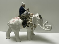 Nagyméretű elefántos figura