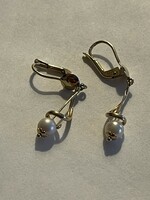 Ardeco style very showy 14 kr gold earring for sale! Price: 34.000.-