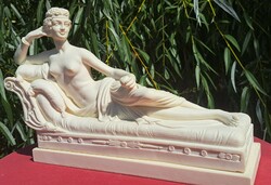 Pauline Bonaparte as Venus Victrix statue
