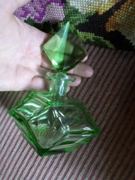 Szép , régi , zöld parfümös üveg , sérülésmentes állapotban .