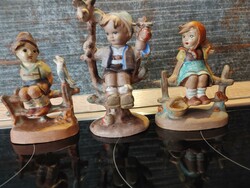 Ücsörgő gyerekek  Made in Hungary  agyagkerámia szobrok  csak együtt eladó  13-16 cm
