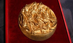 Bronze plaque small sculpture - Khan Khan - Lajos Józsa
