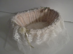 New - large - cane basket - with lace - tulle - 29 x 21 x 9 cm