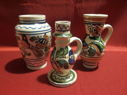 3 db Korondi kerámia: gyertyatartó, váza, korsó-bokály 12-14 cm magasak
