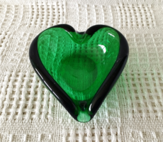 Szív alakú vastag cseh zöld üveg hamutartó,hamutál
