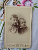 Antik, szépia magyar CDV/vizitkártya/keményhátú fotó gyerekek portréja Letzter és Társa Szeged