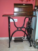Singer stand sewing machine