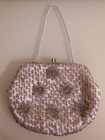 TÁSKA - GYÖNGYÖS - KÉZZEL VARRT - KÜLÖNLEGES - 18 x 14  cm + 15 cm LÁNC