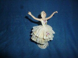 Régi kis német porcelán balett táncos lány figura