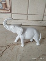 Porcelán elefánt eladó!Szép állapotú, fehér felfelé álló ormányú szerencsehozó elefánt.