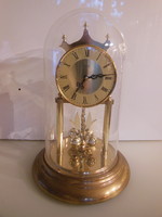 Clock - hermle - crystal dome - 29 x 19 cm - base copper - quartz - works perfectly
