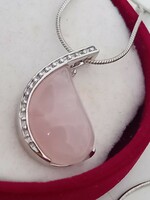 Ezüst nyaklánc és ezüst medál (rózsakvarc?)kővel