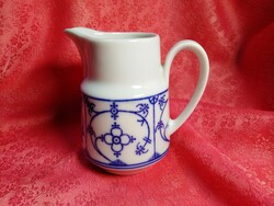 Cream porcelain pourer with Immortelle pattern