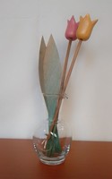 Két különleges, esztergált, festett fa tulipán levéllel, üveg vázában, asztali dísz