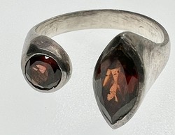 462T. 1 Forintról! Antik Art Deco ezüst (4,8 g) gyűrű, Gránát kövekkel ékesítve!