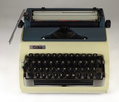 1K597 Retro Erika írógép hordtáskával