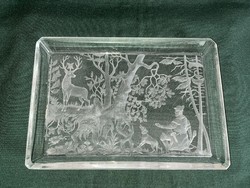 Antik Szt. Hubertus vadász jelenetes metszett üveg tálca