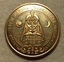 Attila  emlékérem  aranyozott bronz. PP . (42mm) POSTA VAN !!!