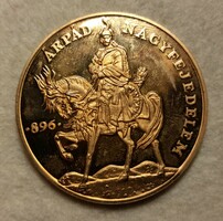 Árpád Nagyfejedelem 896  emlékérem  aranyozott bronz. PP . (42mm) POSTA VAN !!!