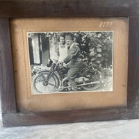 Soldier on a motorbike photo, i v.H.