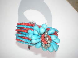 Nice bracelet, very showy, spectacular, cheerful atmosphere, in good condition, plastic,