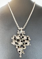 488T. 1 Forintról! Antik ezüst (23,6 g) nyaklánc Neo-barokk medállal, szép kézi munka!