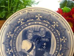 II. Erzsébet  , A  királyi pár  ,  Wedgwood  porcelán  223 mm