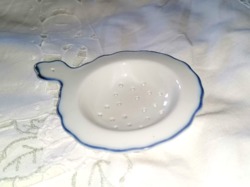 Porcelán teaszűrő